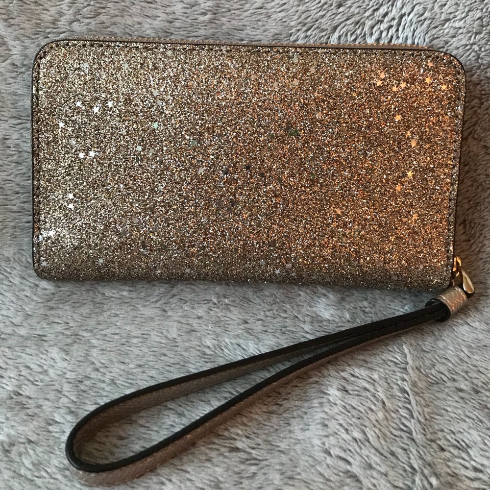 🚫🚫SOLD Coach Glitter Phone Wallet SOLD 🚫🚫 - Picture 2 of 5